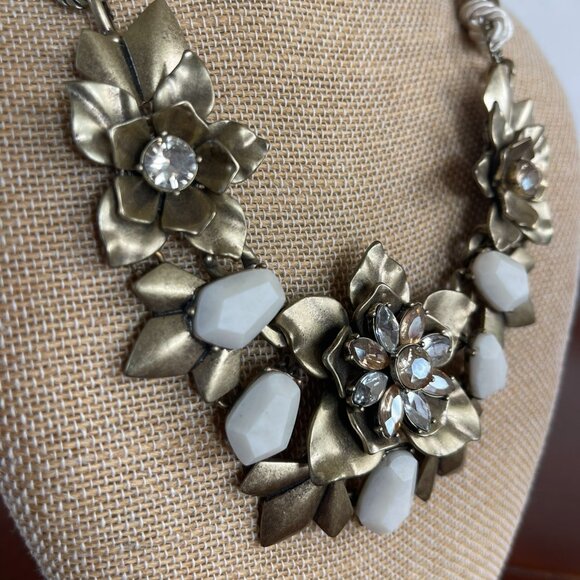 Gardenia Convertible Statement Necklace - Picture 7 of 16